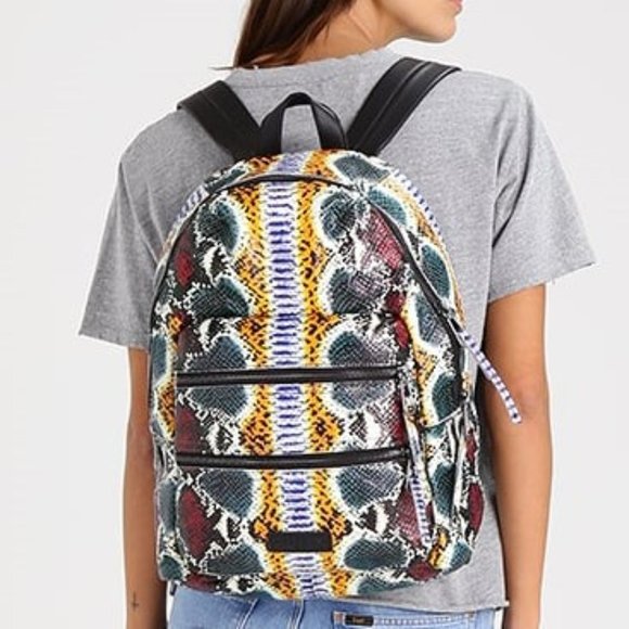 Liebeskind Handbags - LIEBESKIND BERLIN XSAKUS7 LEATHER BACKPACK